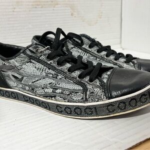 Rare Vintage COOGI Textured Black and Gray Casual Sneakers